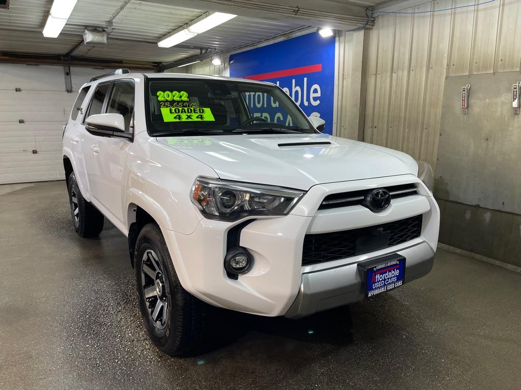 photo of 2022 TOYOTA 4RUNNER 4DR