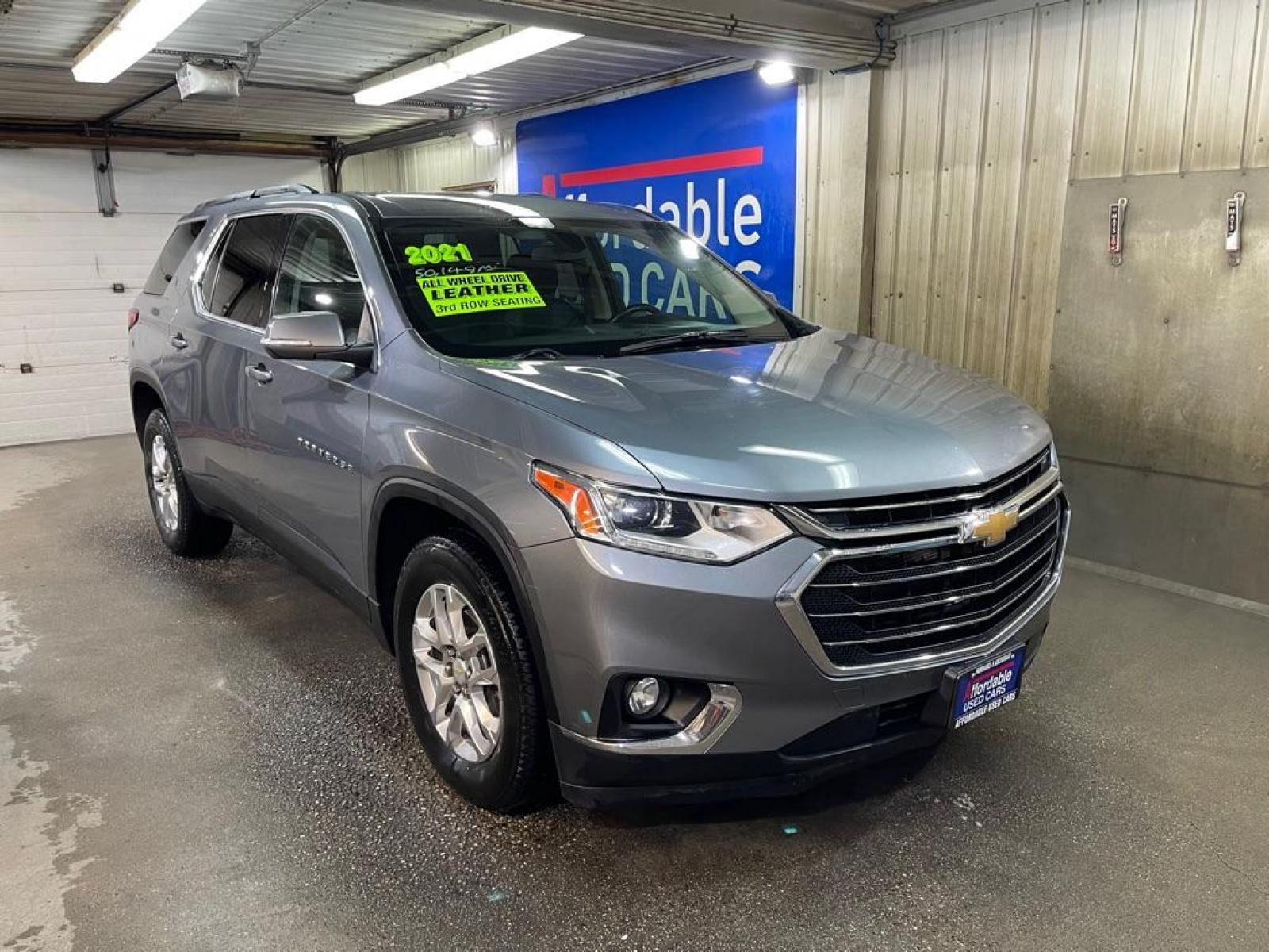 2021 SILVER CHEVROLET TRAVERSE LT (1GNEVHKW5MJ) with an 3.6L engine, Automatic transmission, located at 2525 S. Cushman, Fairbanks, AK, 99701, (907) 452-5707, 64.824799, -147.711899 - Photo #0