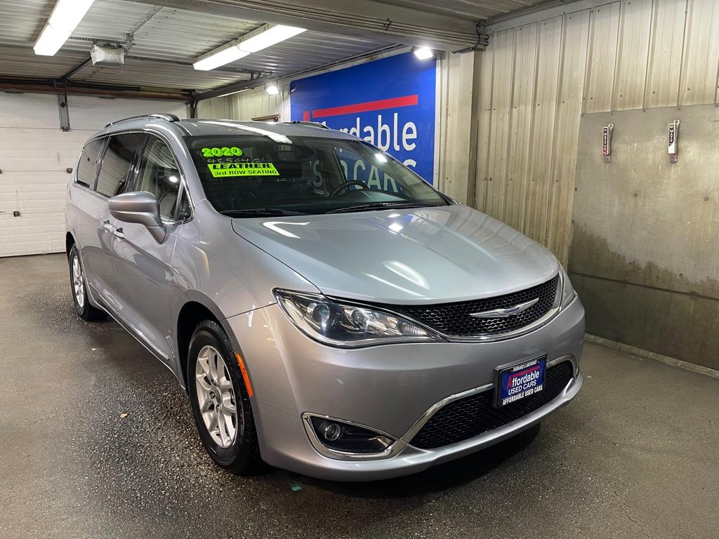 photo of 2020 CHRYSLER PACIFICA 4DR