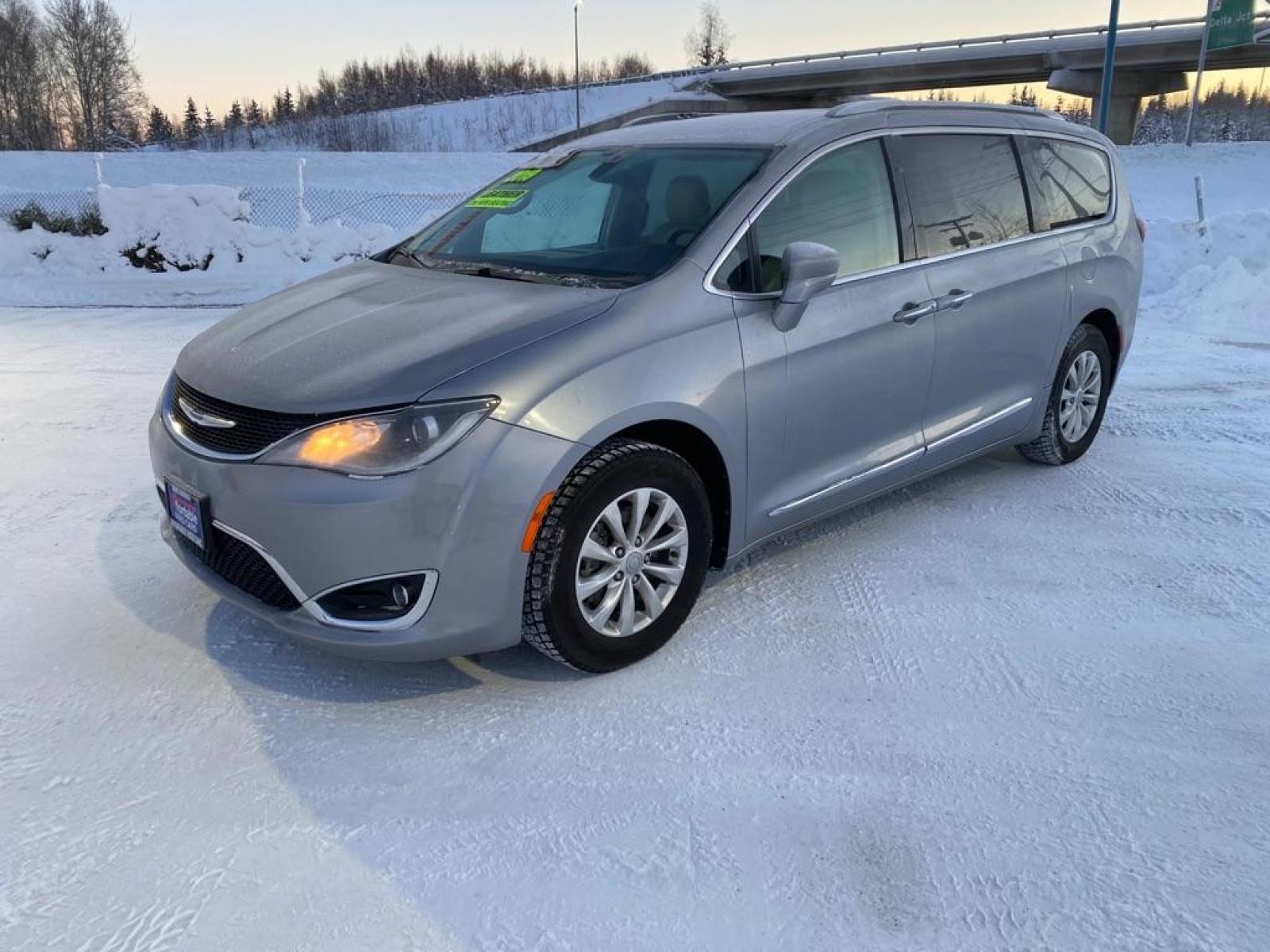 2019 GRAY CHRYSLER PACIFICA TOURING L (2C4RC1BG3KR) with an 3.6L engine, Automatic transmission, located at 2525 S. Cushman, Fairbanks, AK, 99701, (907) 452-5707, 64.824799, -147.711899 - Photo #0