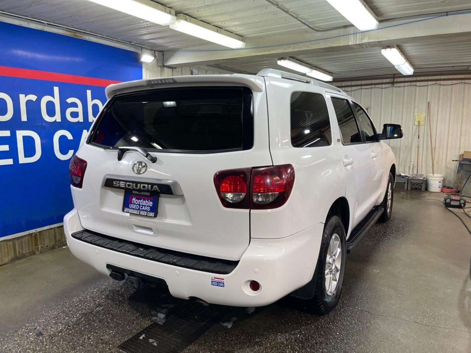 2021 WHITE TOYOTA SEQUOIA SR5 (5TDAY5B13MS) with an 5.7L engine, Automatic transmission, located at 2525 S. Cushman, Fairbanks, AK, 99701, (907) 452-5707, 64.824799, -147.711899 - Photo #2