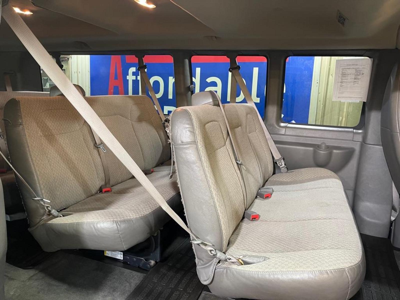 2012 BLUE CHEVROLET EXPRESS G3500 LT (1GAZG1FA1C1) with an 4.8L engine, Automatic transmission, located at 2525 S. Cushman, Fairbanks, AK, 99701, (907) 452-5707, 64.824799, -147.711899 - Photo #4