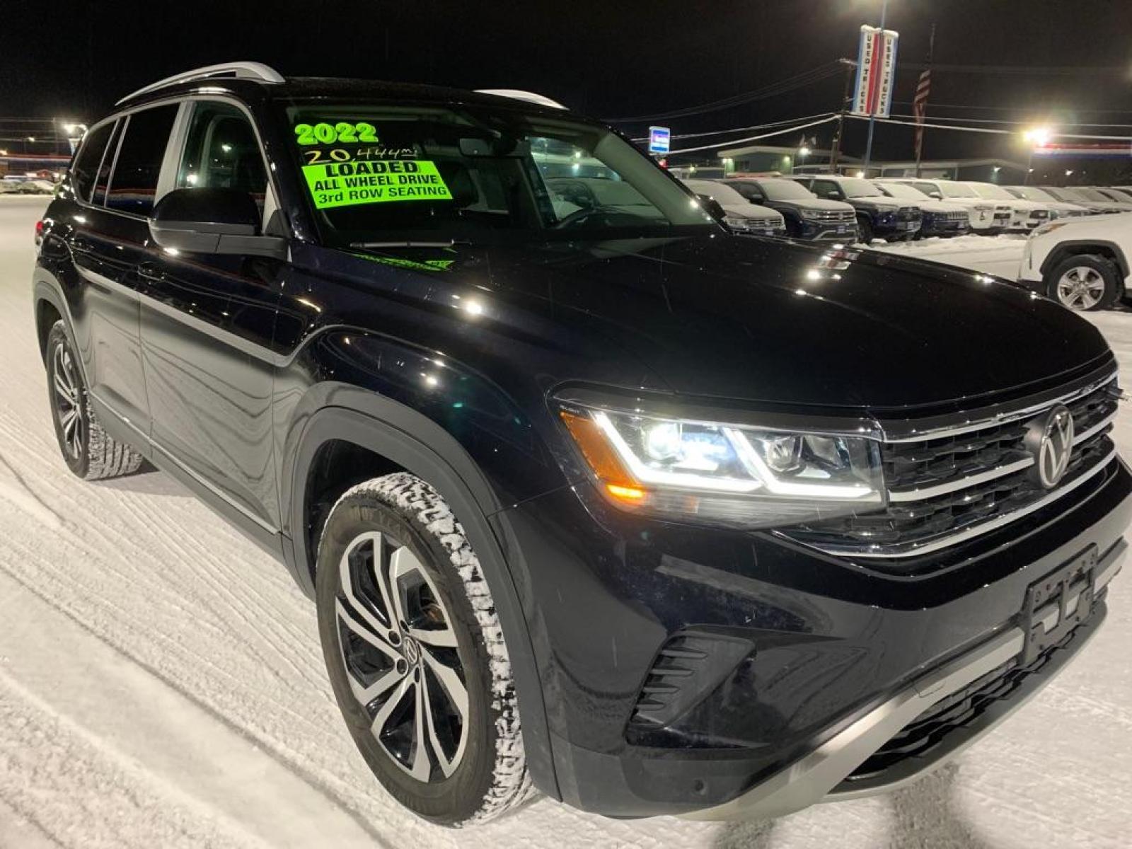 2022 BLACK VOLKSWAGEN ATLAS SEL (1V2BP2CA1NC) with an 2.0L engine, Automatic transmission, located at 2525 S. Cushman, Fairbanks, AK, 99701, (907) 452-5707, 64.824799, -147.711899 - Photo #0