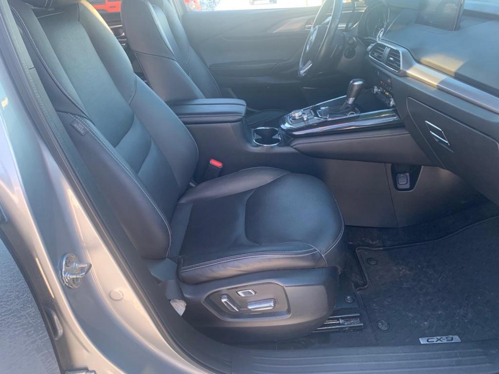 2021 SILVER MAZDA CX-9 GRAND TOURING (JM3TCBDY2M0) with an 2.5L engine, Automatic transmission, located at 2525 S. Cushman, Fairbanks, AK, 99701, (907) 452-5707, 64.824799, -147.711899 - Photo #4