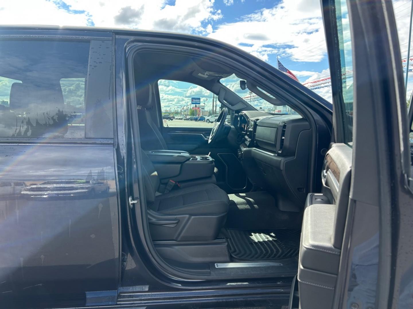 2024 Chevrolet Silverado 2500HD LT - Photo 5
