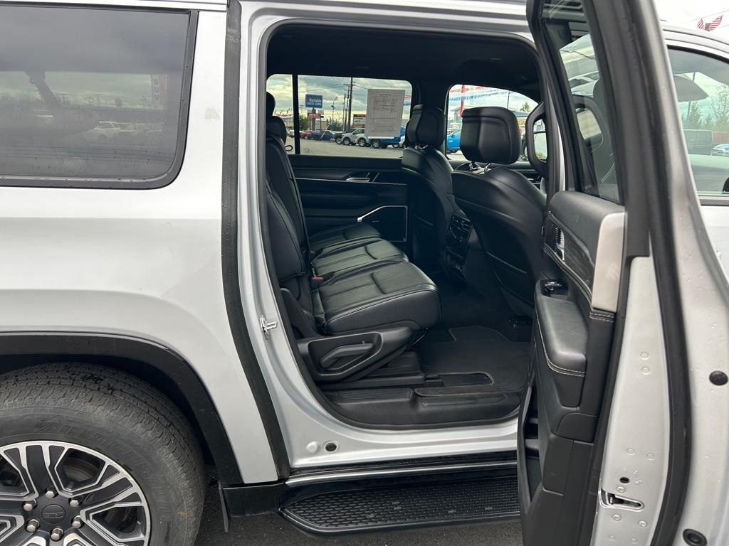 2024 Jeep Wagoneer L Series II - Photo 6