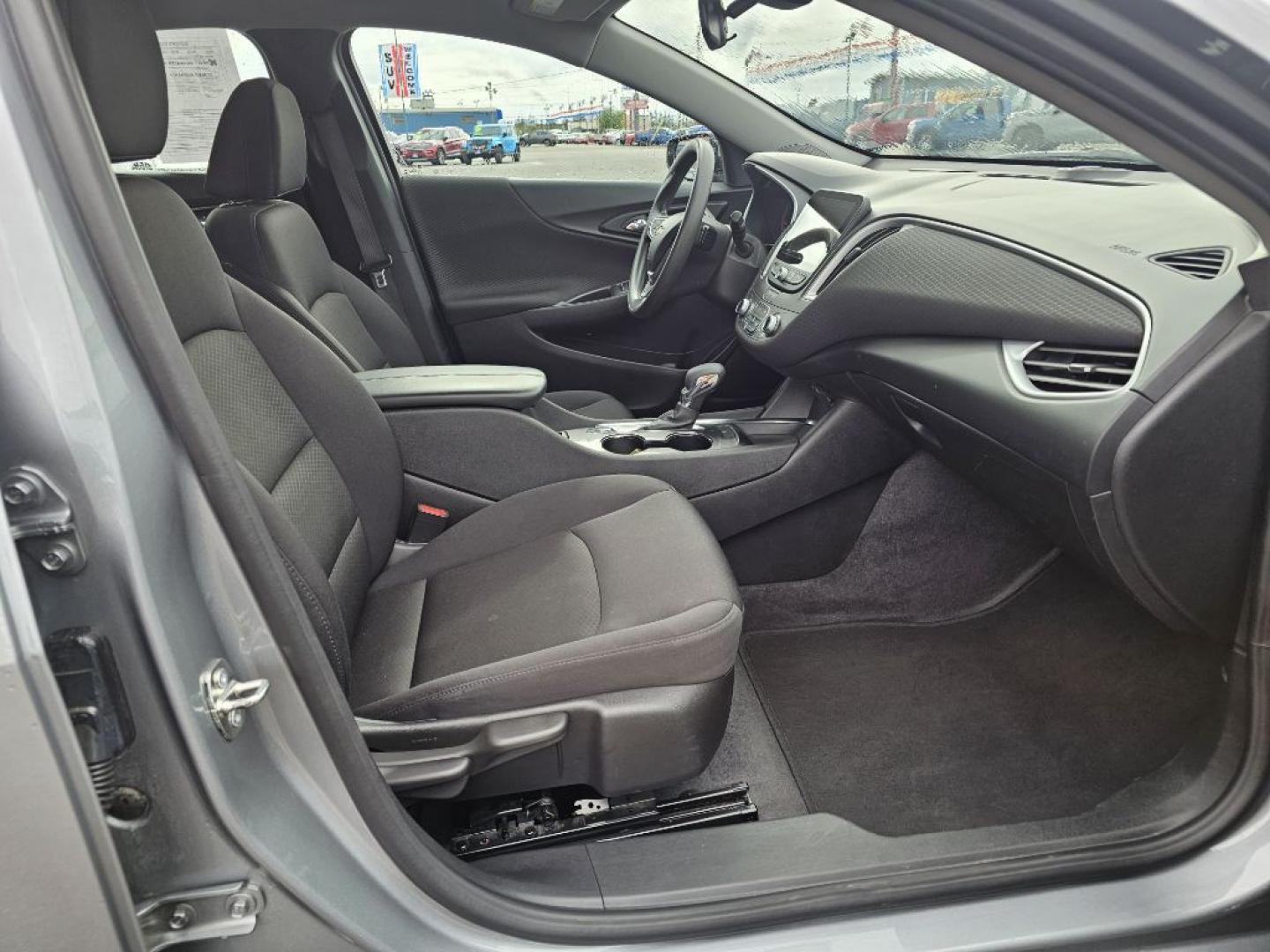 2023 Chevrolet Malibu 1LT - Photo 3