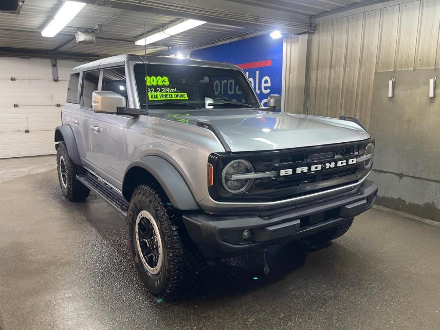 2023 Ford Bronco 4-Door Outer Banks's photo