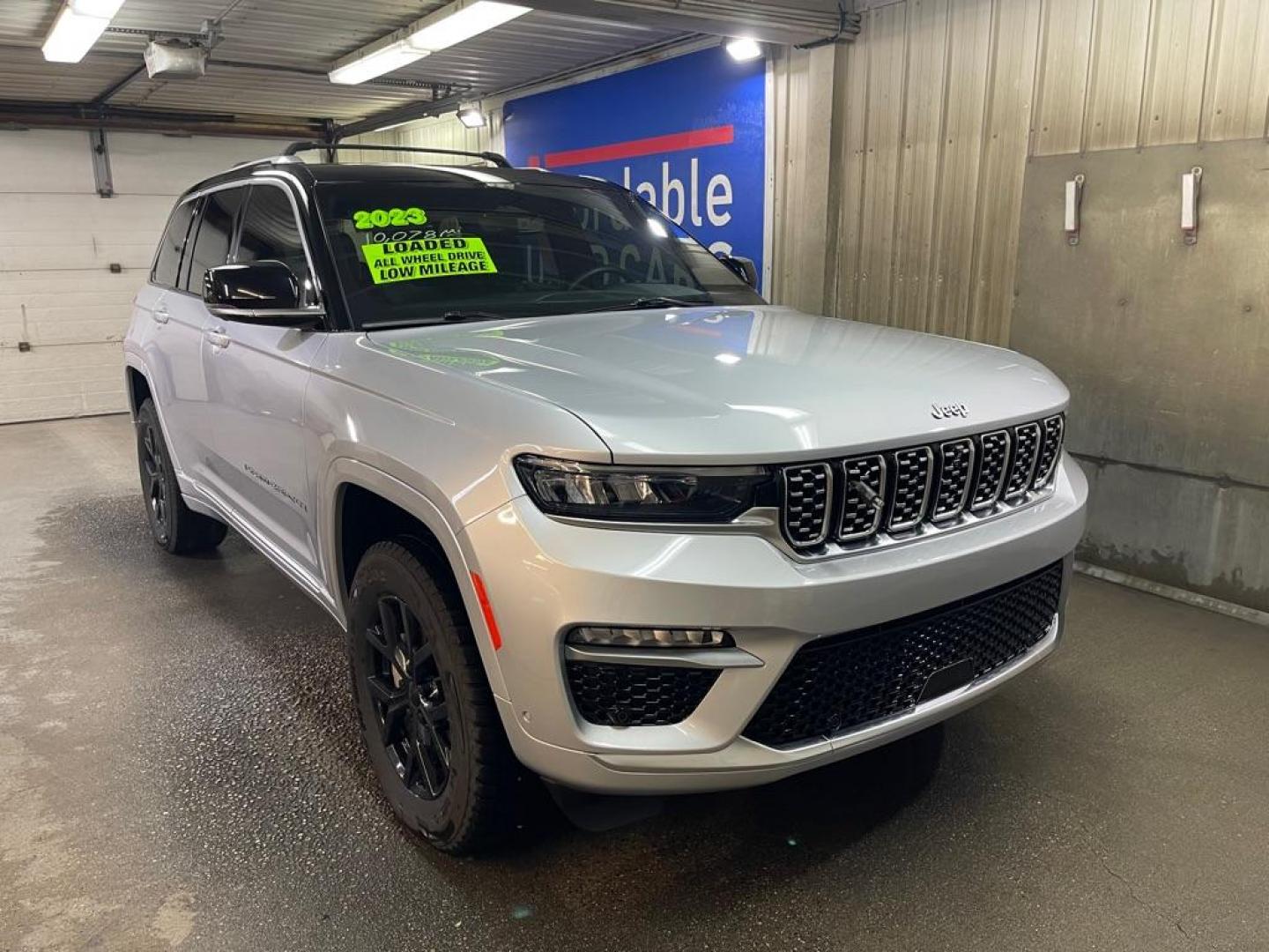 2023 Jeep Grand Cherokee Summit 4x4's photo