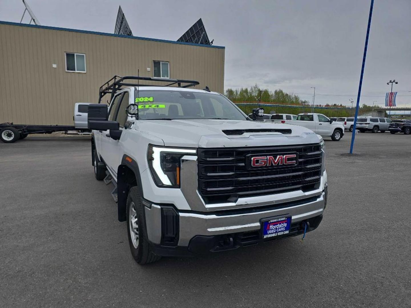 2024 GMC Sierra 4WD Crew Cab Standard Box Pro's photo